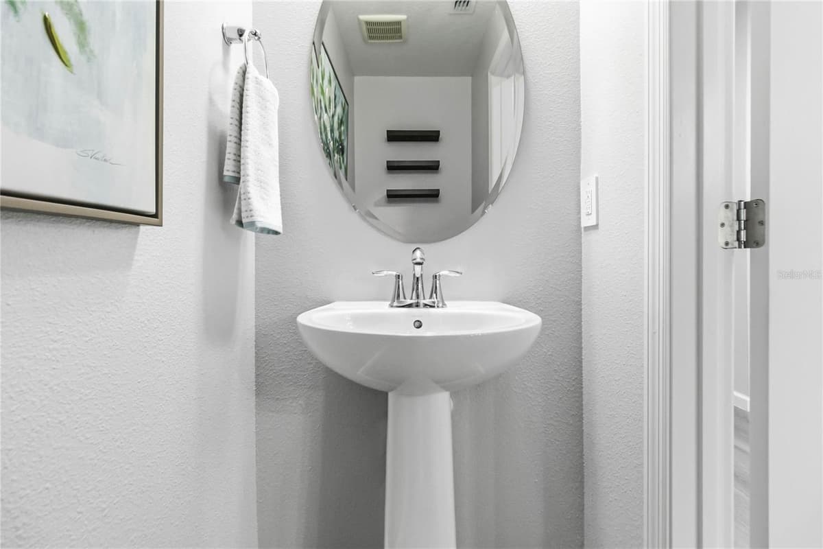 385 CAPE HONEYSUCKLE PLACE — photo 12 of 52