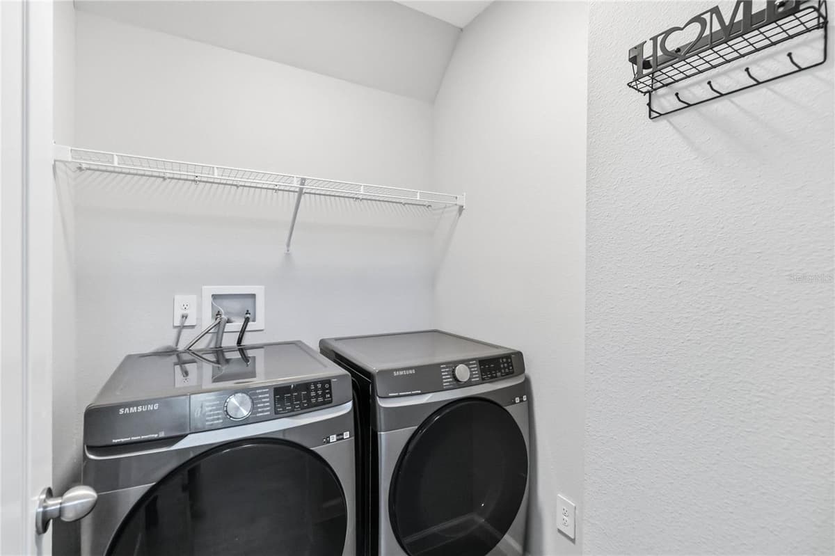 385 CAPE HONEYSUCKLE PLACE — photo 13 of 52