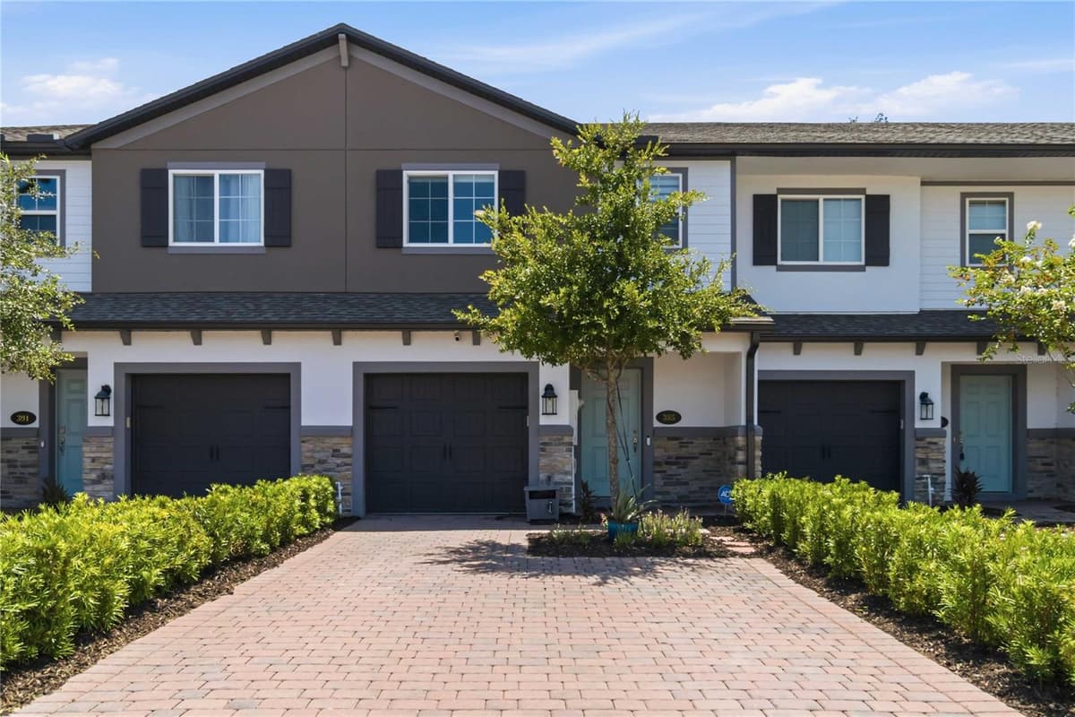 385 CAPE HONEYSUCKLE PLACE — photo 1 of 52