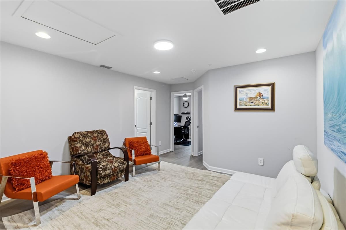 385 CAPE HONEYSUCKLE PLACE — photo 14 of 52