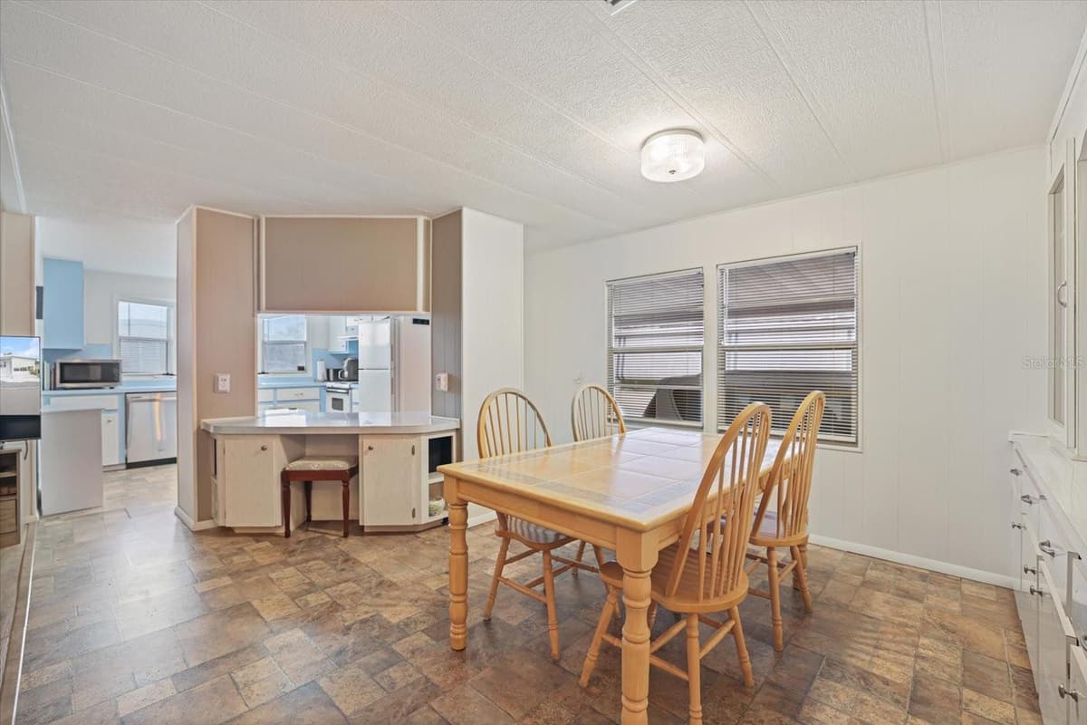 832 JOLANDA CIRCLE — photo 7 of 52