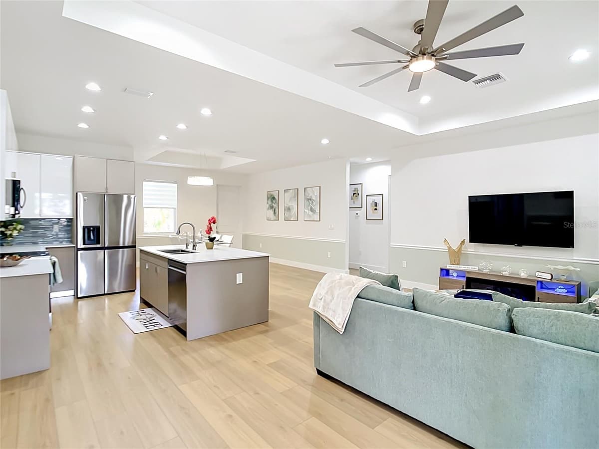 4586 MAURBACH TERRACE — photo 11 of 31
