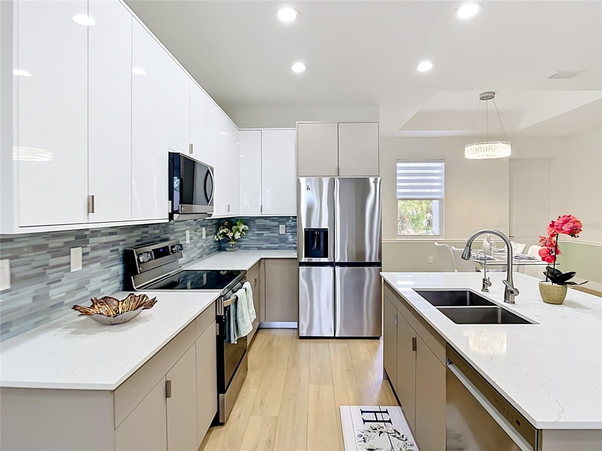 4586 MAURBACH TERRACE — photo 8 of 31