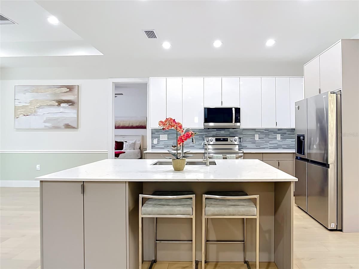 4586 MAURBACH TERRACE — photo 10 of 31
