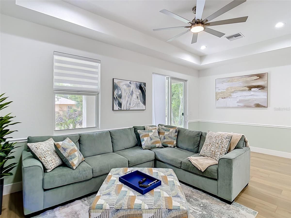 4586 MAURBACH TERRACE — photo 15 of 31