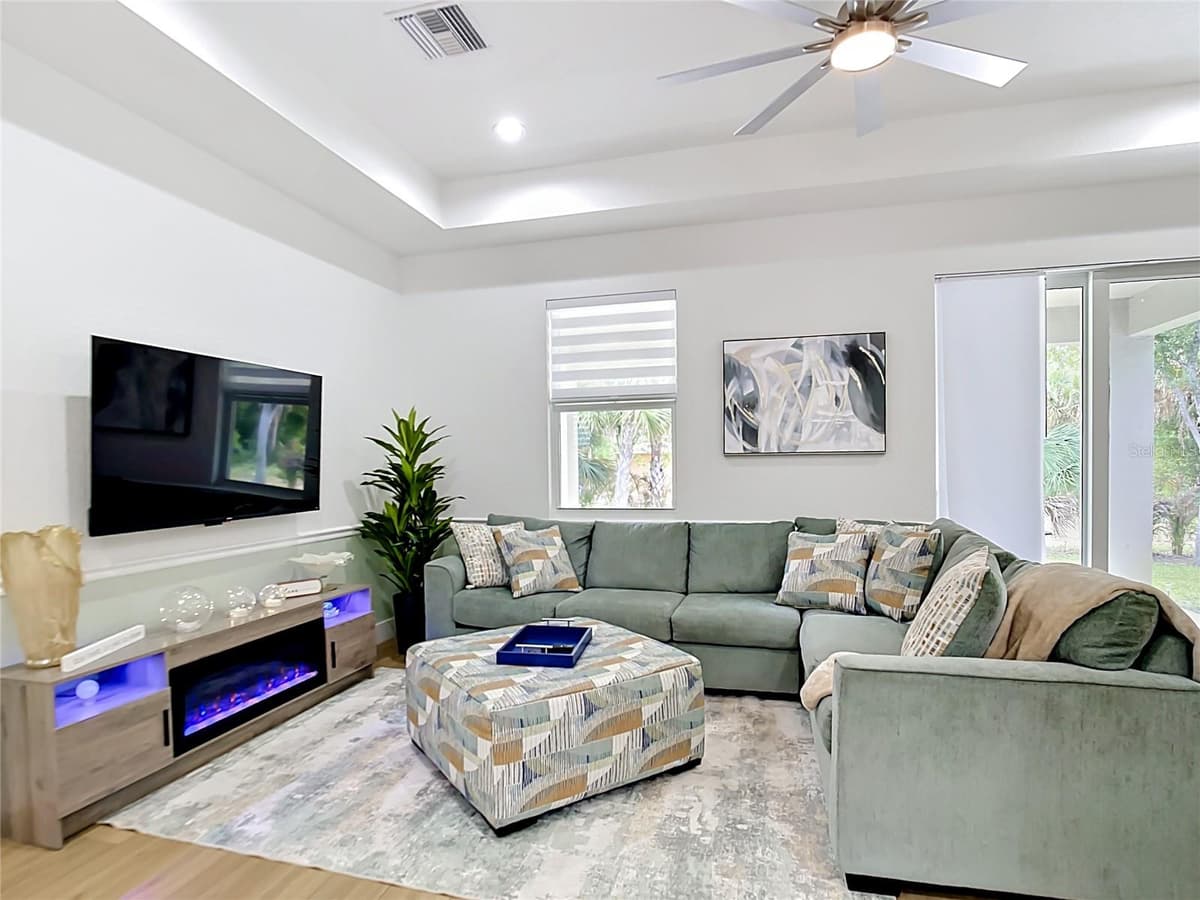 4586 MAURBACH TERRACE — photo 14 of 31