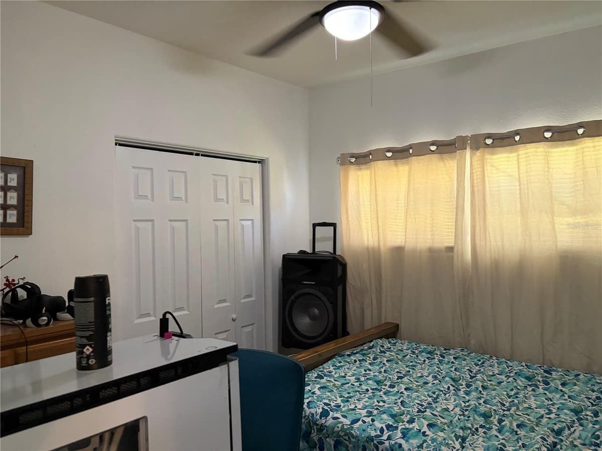 908 SOLANDRA DRIVE — photo 10 of 16