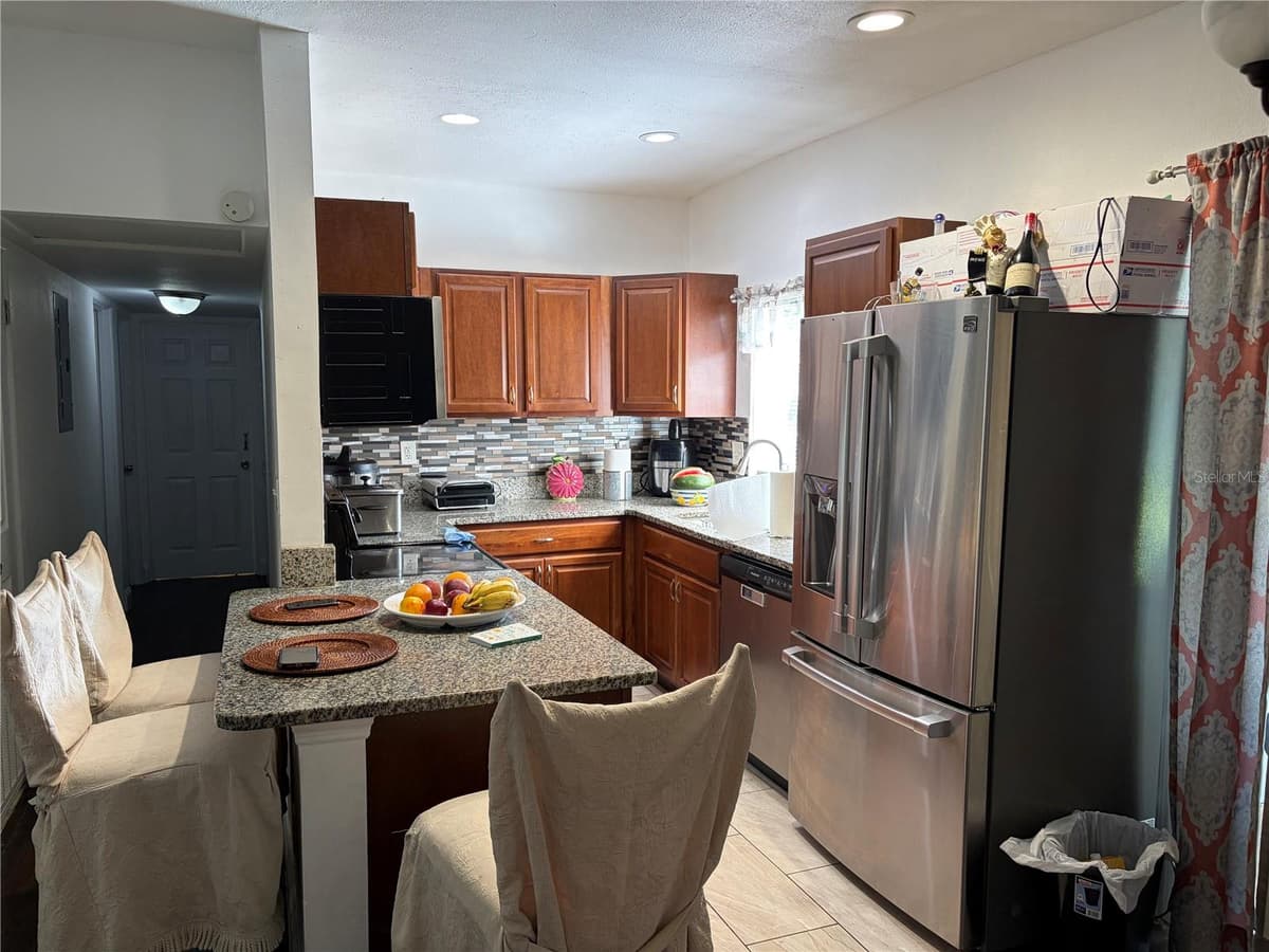 908 SOLANDRA DRIVE — photo 13 of 16