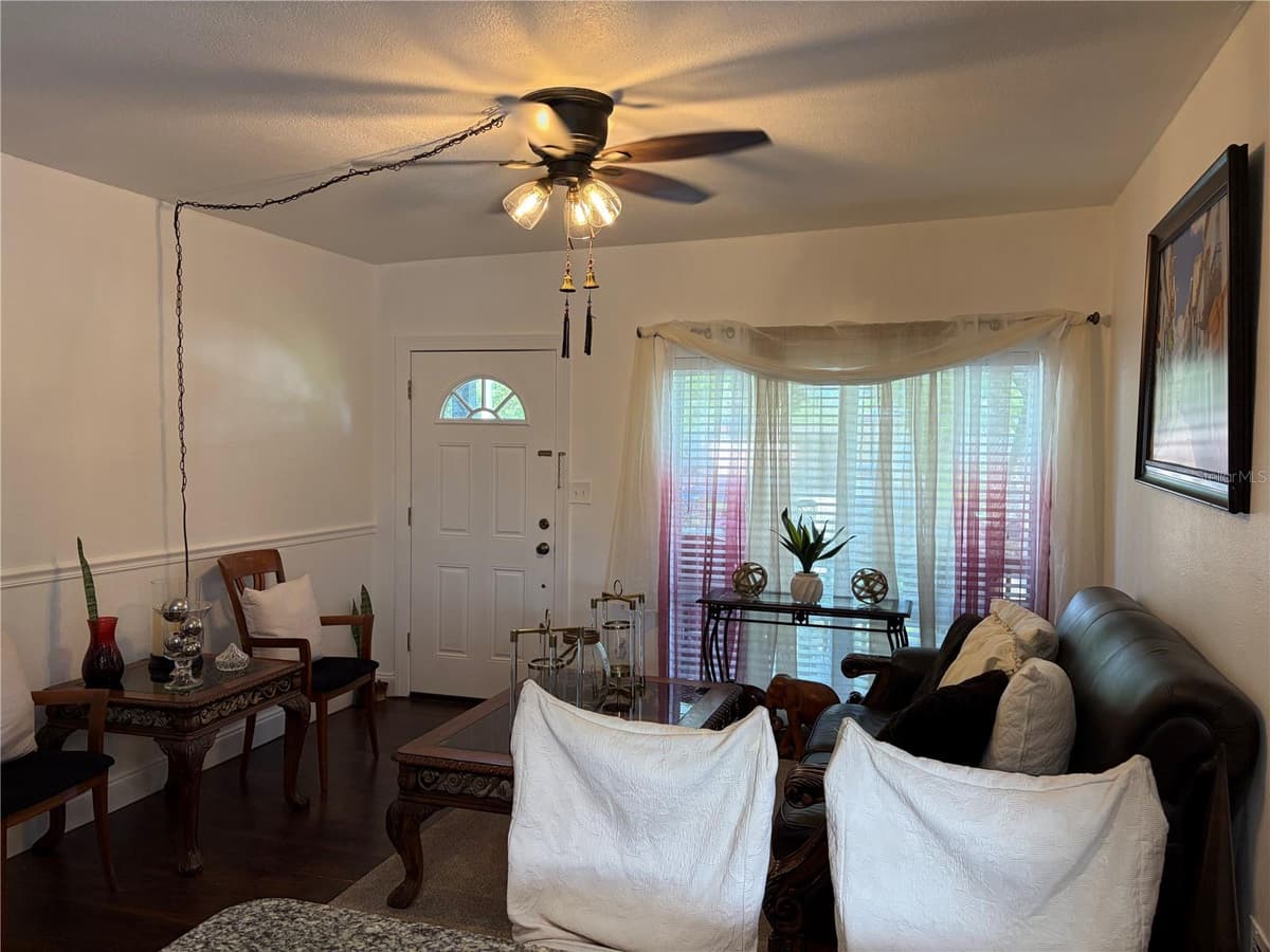 908 SOLANDRA DRIVE — photo 12 of 16
