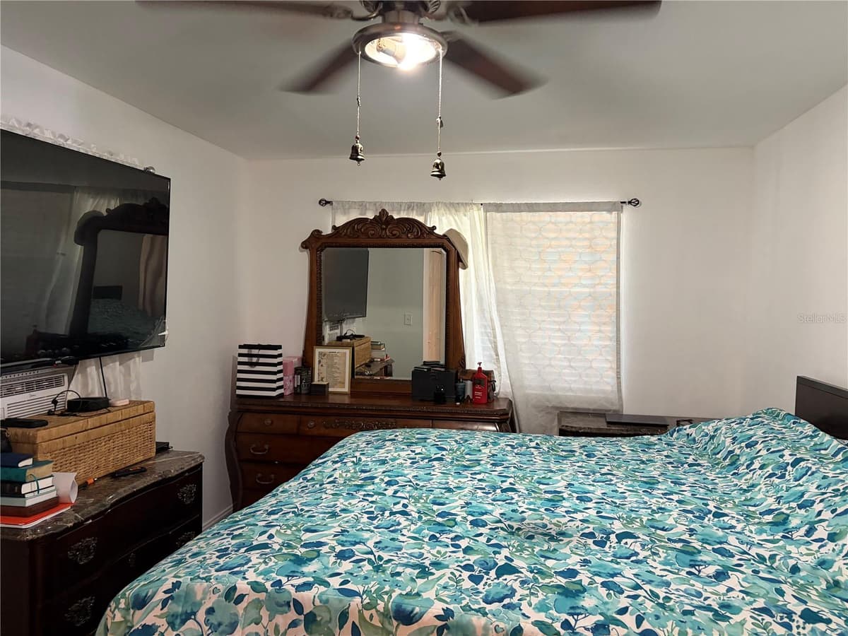 908 SOLANDRA DRIVE — photo 16 of 16