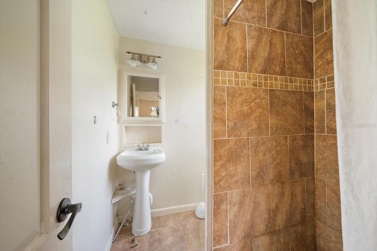 6709 PROCTOR ROAD — photo 40 of 58