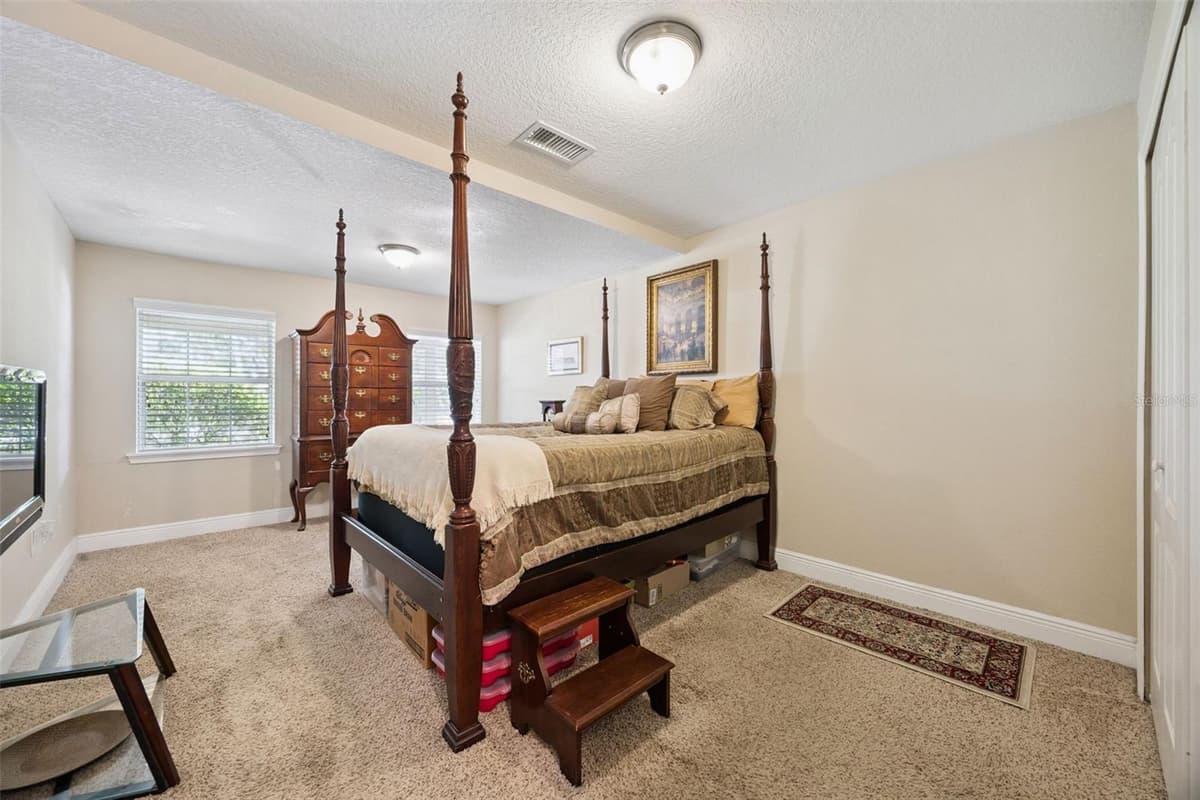 2109 GRANT AVENUE — photo 11 of 20