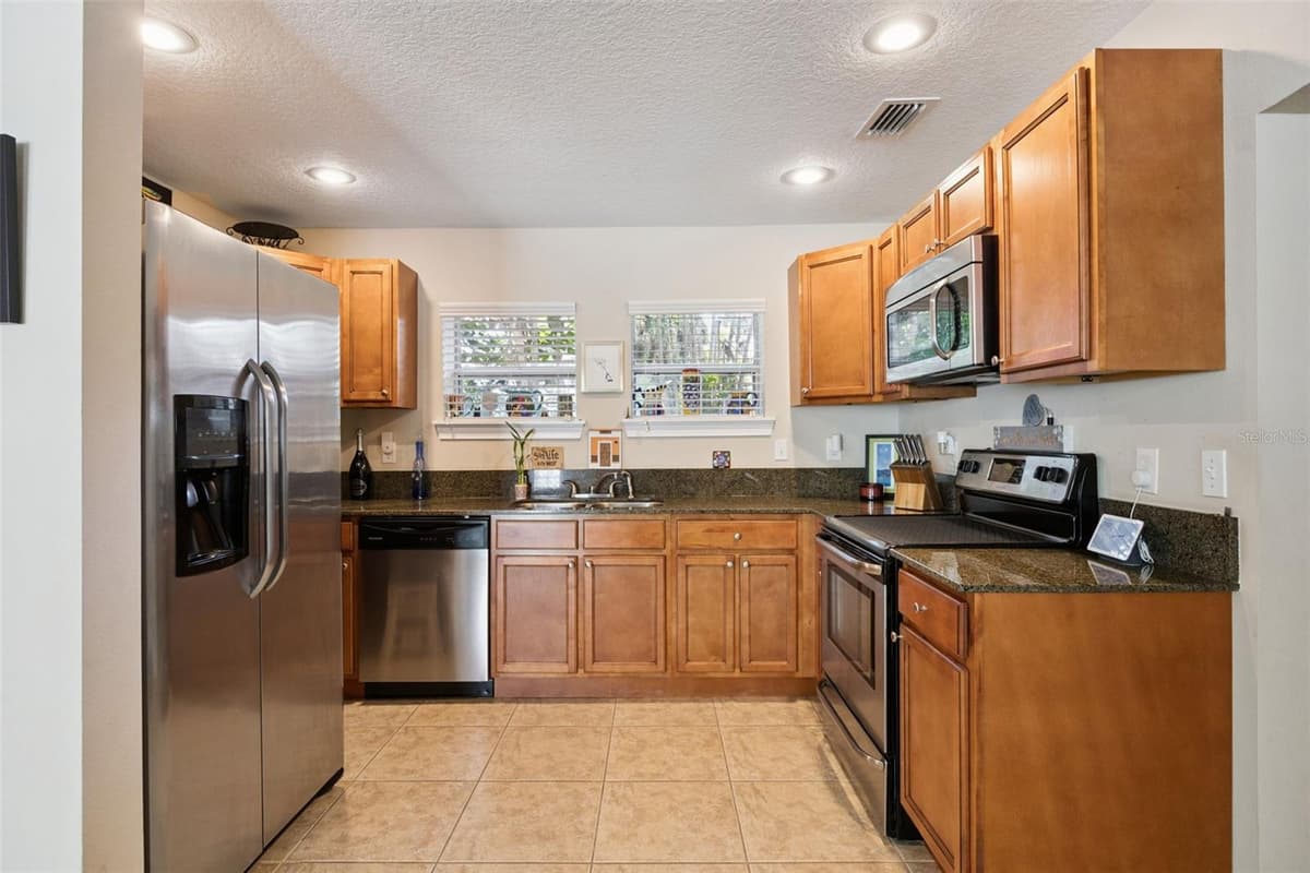 2109 GRANT AVENUE — photo 10 of 20