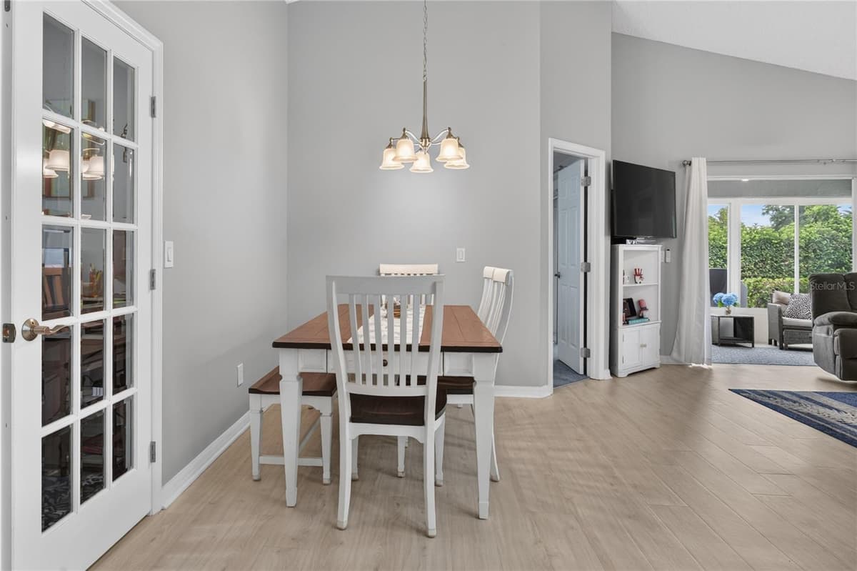 4059 CAPLAND AVENUE — photo 6 of 50