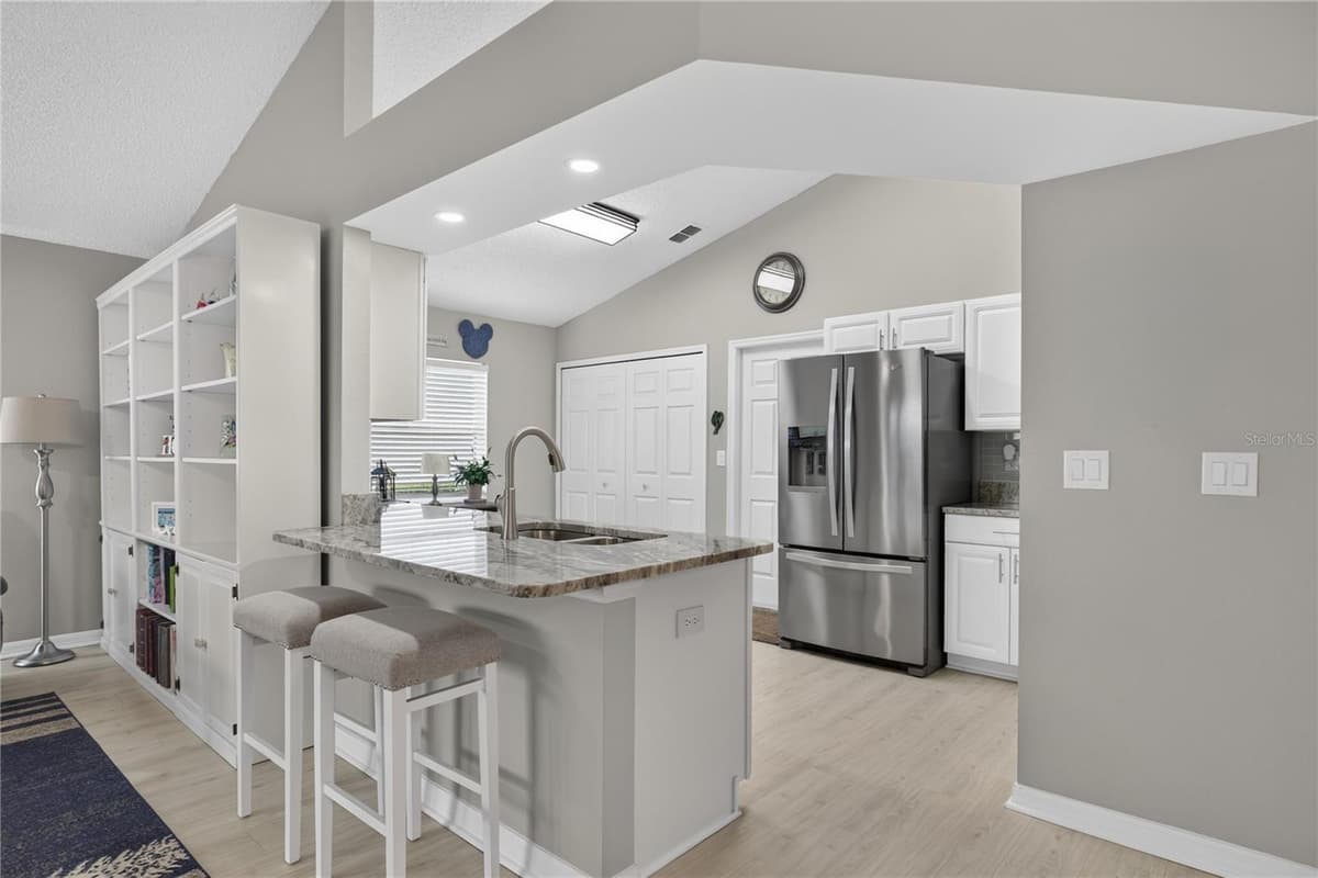 4059 CAPLAND AVENUE — photo 8 of 50