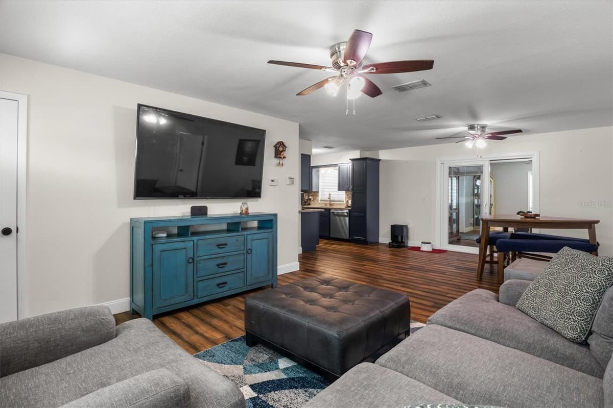 7229 ASHLAND DRIVE — photo 4 of 32