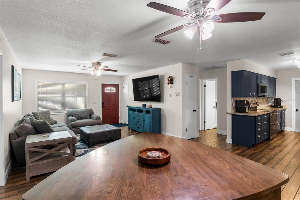 7229 ASHLAND DRIVE — photo 8 of 32