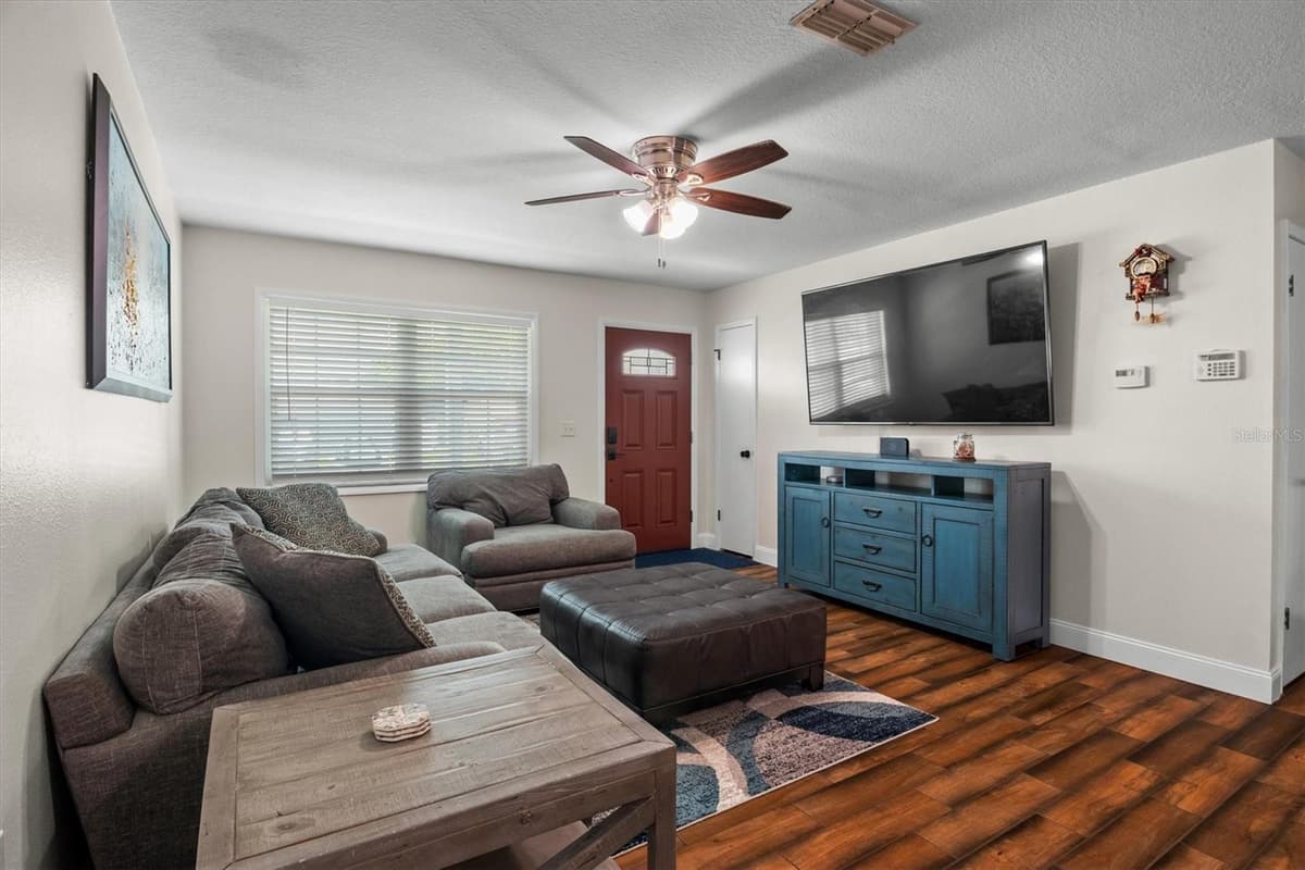 7229 ASHLAND DRIVE — photo 6 of 32