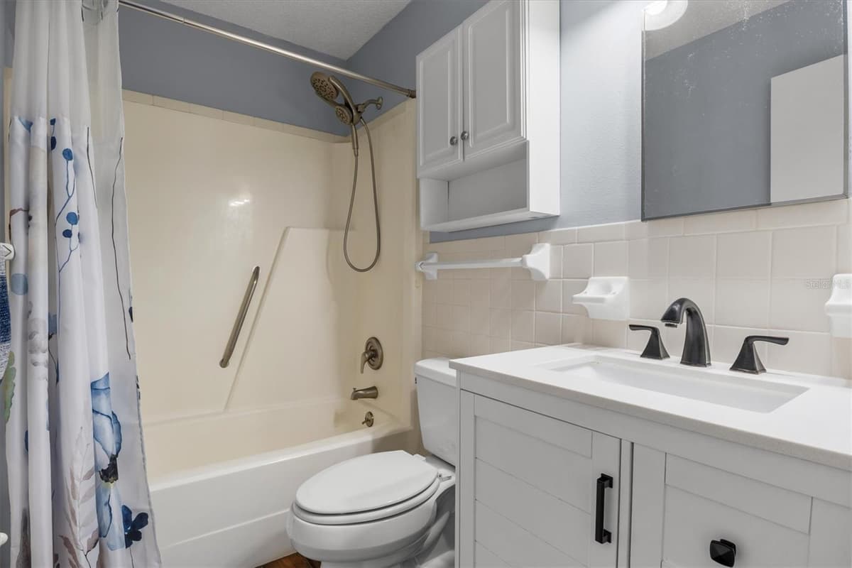 7229 ASHLAND DRIVE — photo 17 of 32