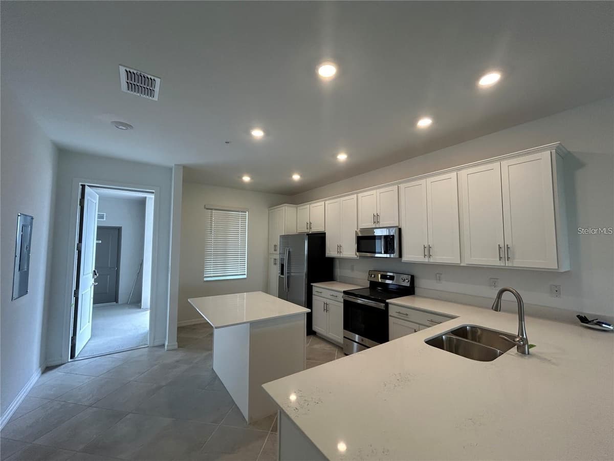 12240 WELLEN GOLF STREET — photo 6 of 69