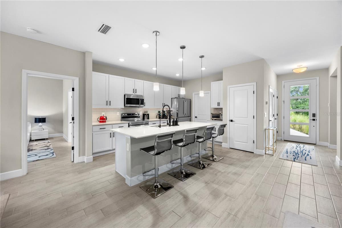 4916 HADER ROAD — photo 8 of 40