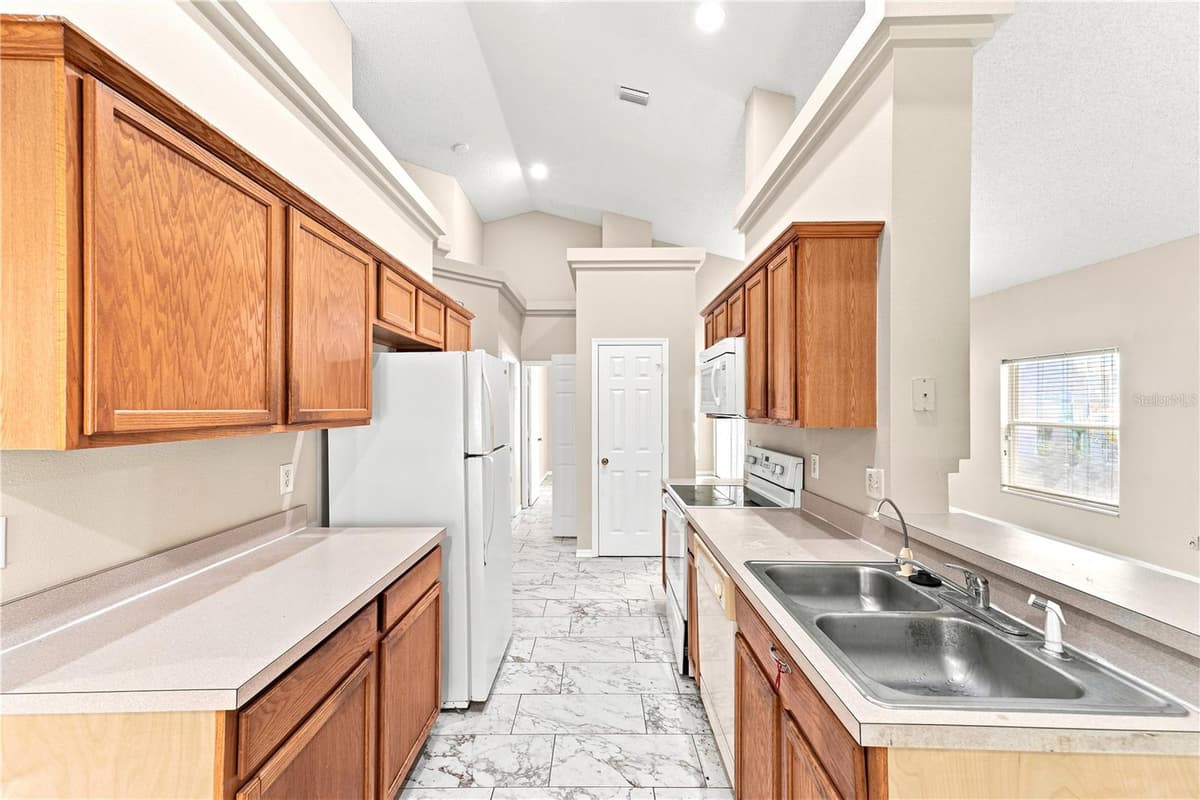 2155 KAYLAS COURT — photo 12 of 41