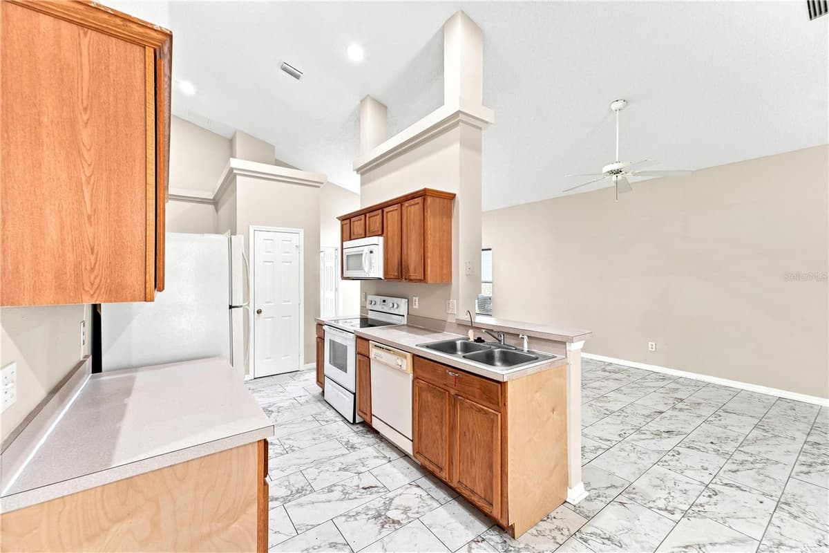 2155 KAYLAS COURT — photo 14 of 41