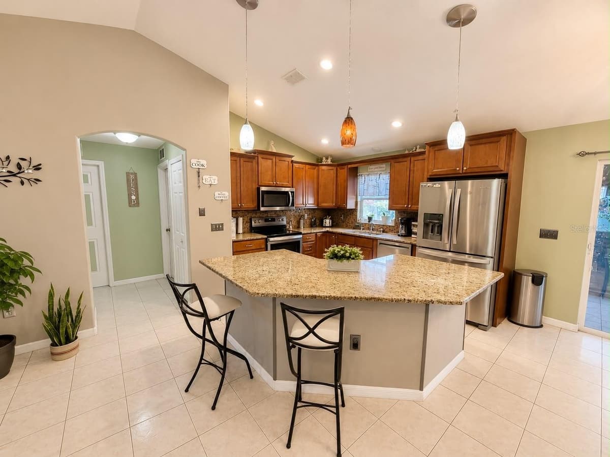 2333 AINSWORTH AVENUE — photo 11 of 22