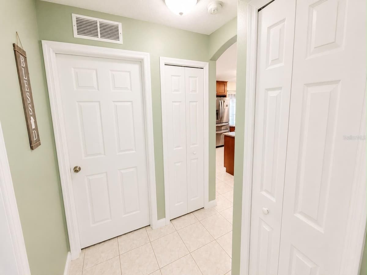 2333 AINSWORTH AVENUE — photo 18 of 22