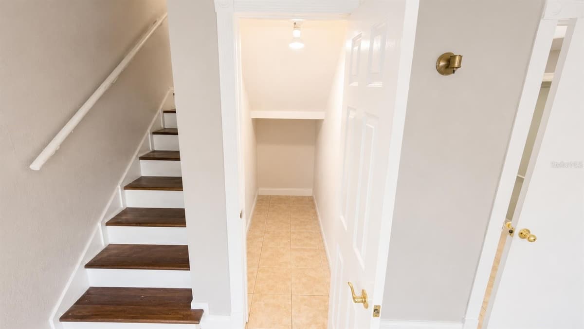 120 MOONSTONE COURT — photo 7 of 16