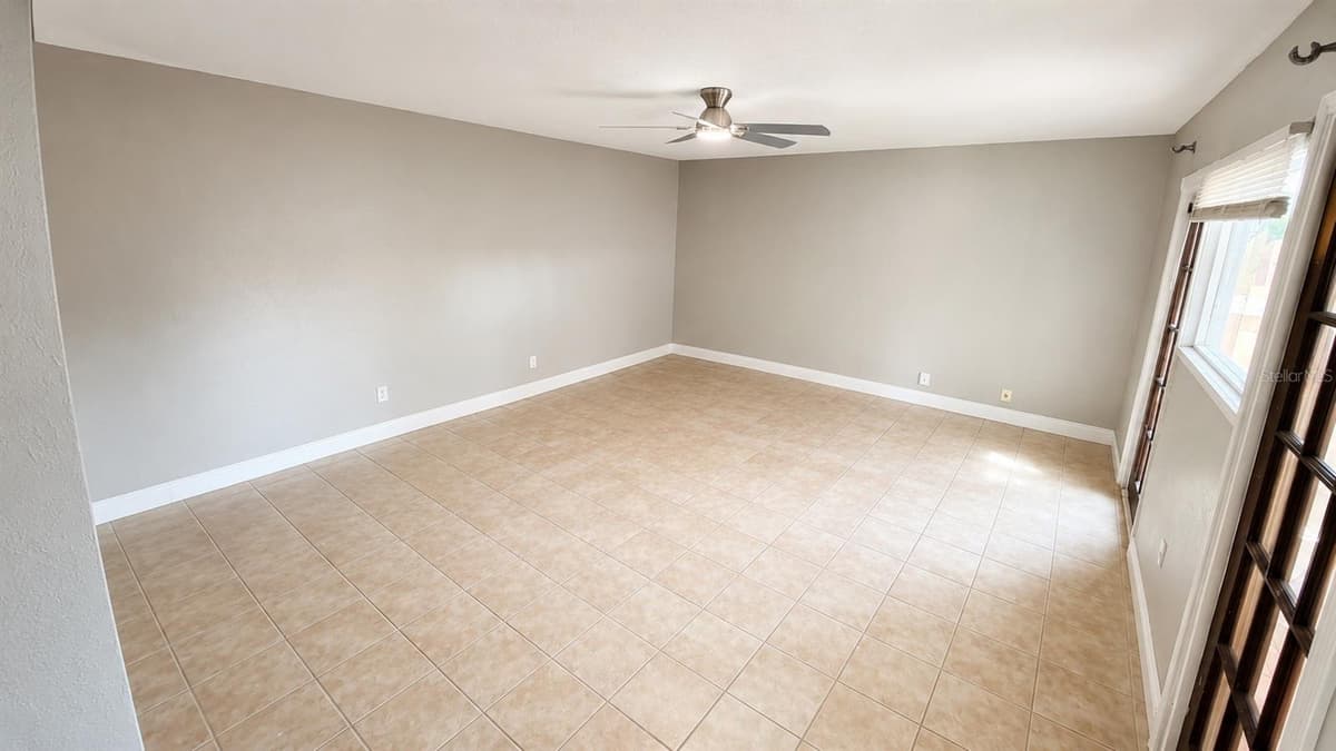 120 MOONSTONE COURT — photo 4 of 16