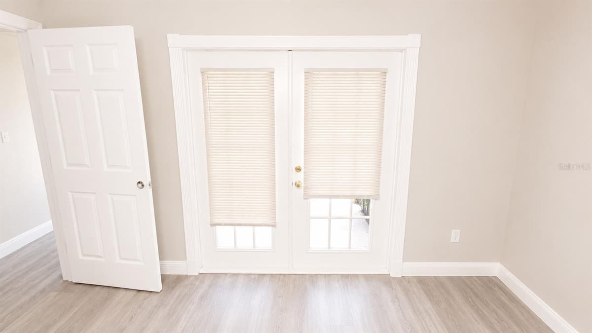 120 MOONSTONE COURT — photo 13 of 16