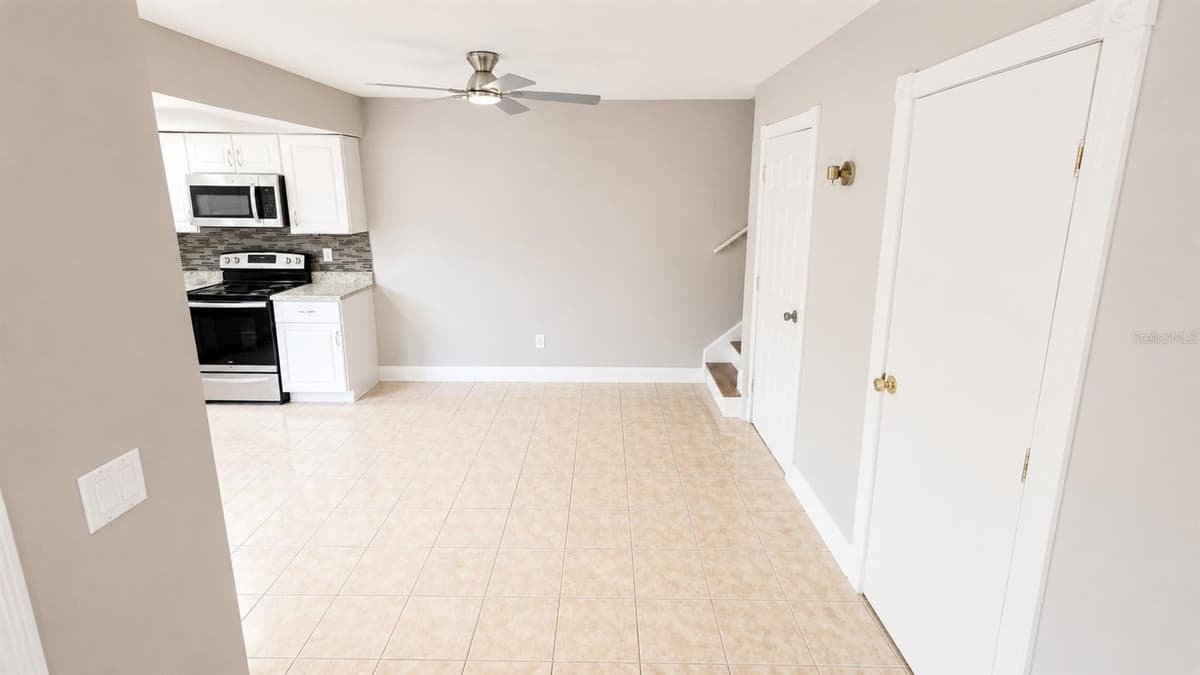 120 MOONSTONE COURT — photo 3 of 16