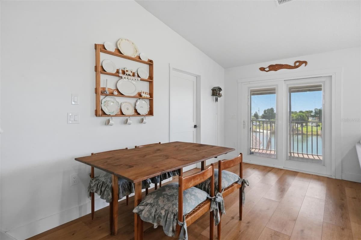 3199 AZALEA DRIVE — photo 14 of 56