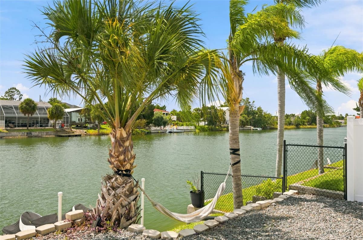 3199 AZALEA DRIVE — photo 4 of 56