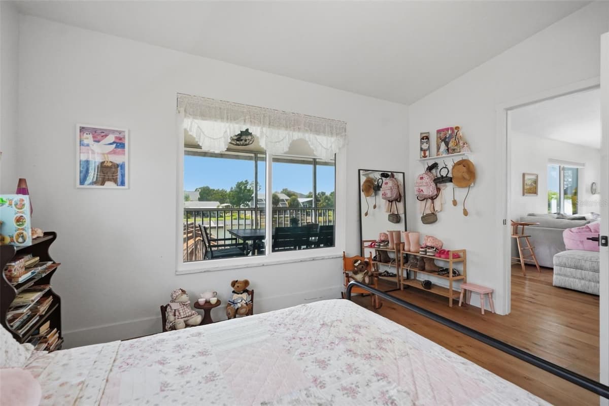 3199 AZALEA DRIVE — photo 17 of 56