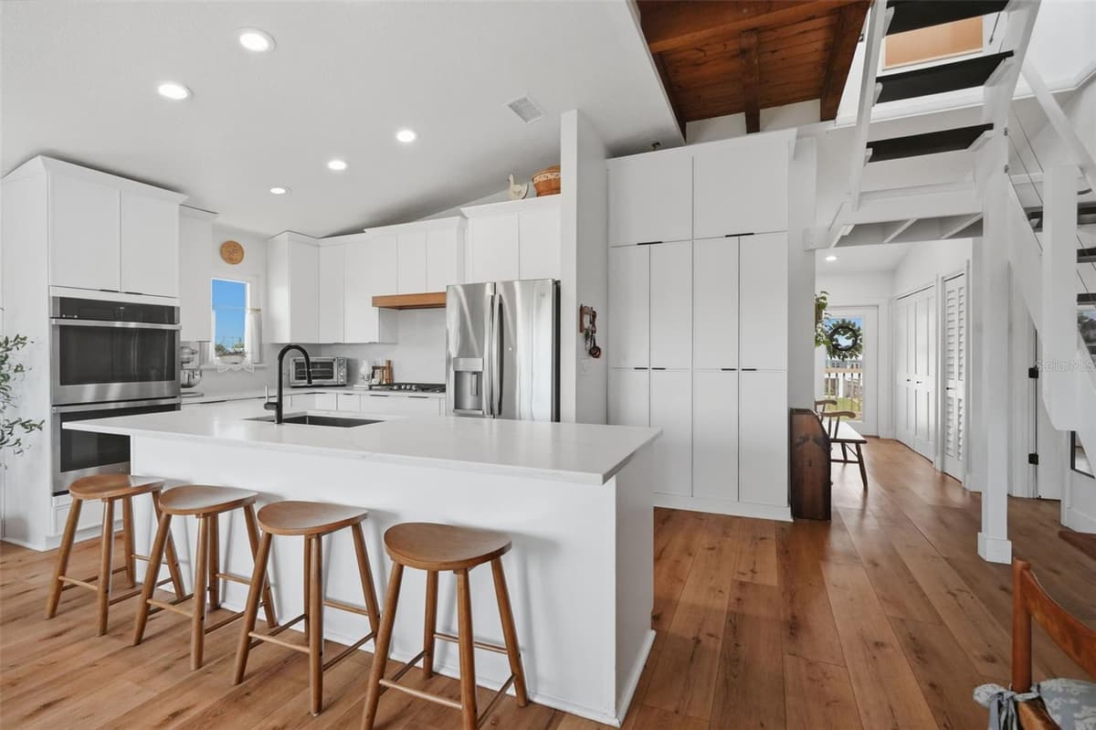 3199 AZALEA DRIVE — photo 10 of 56