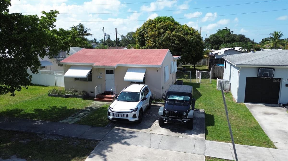 2447 ARTHUR STREET — photo 1 of 39