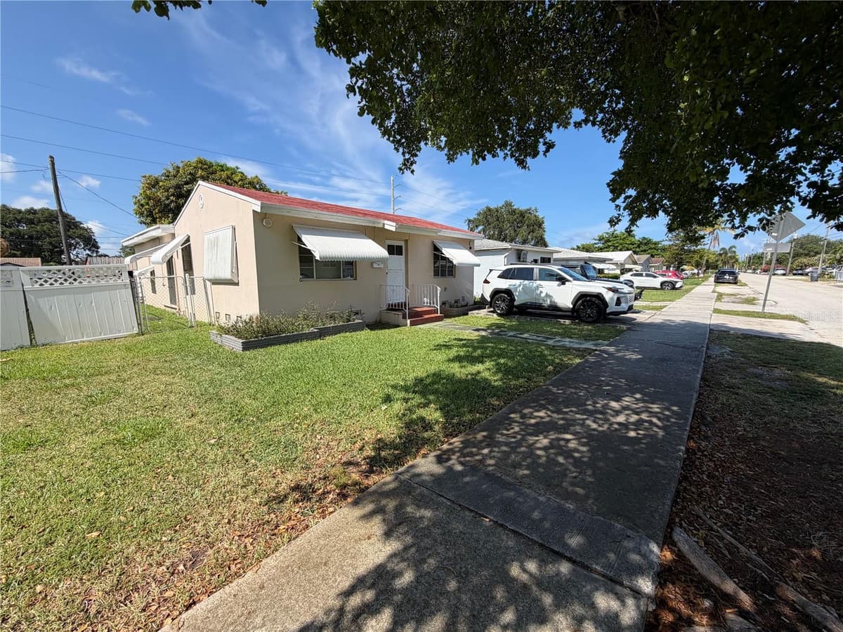 2447 ARTHUR STREET — photo 4 of 39