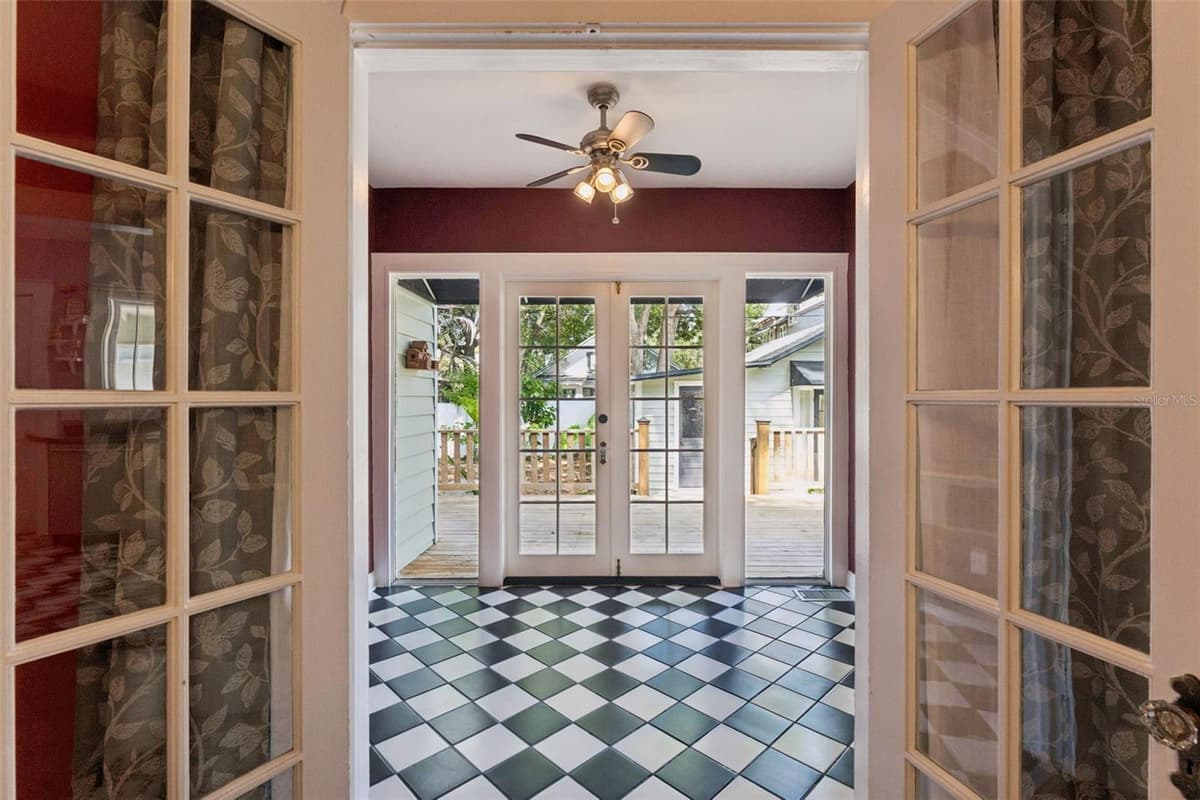 12 THORNTON AVENUE — photo 11 of 53