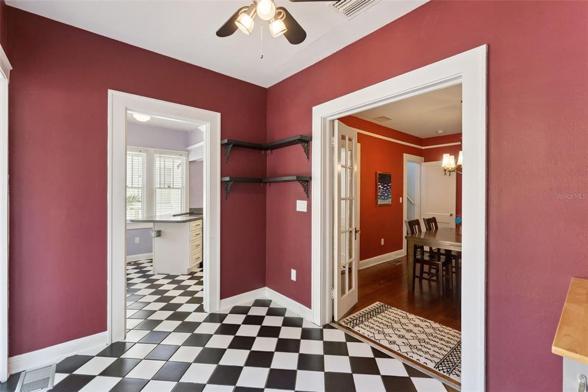 12 THORNTON AVENUE — photo 13 of 53