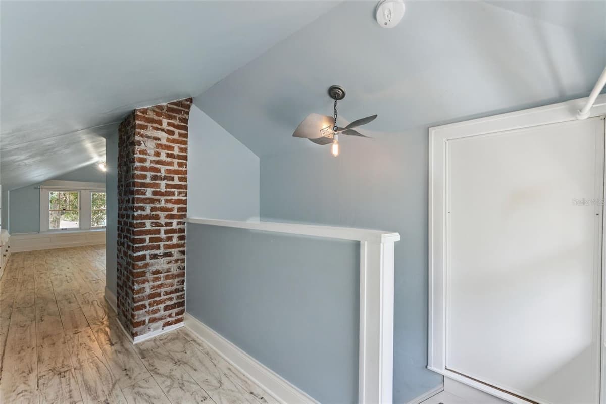 12 THORNTON AVENUE — photo 28 of 53