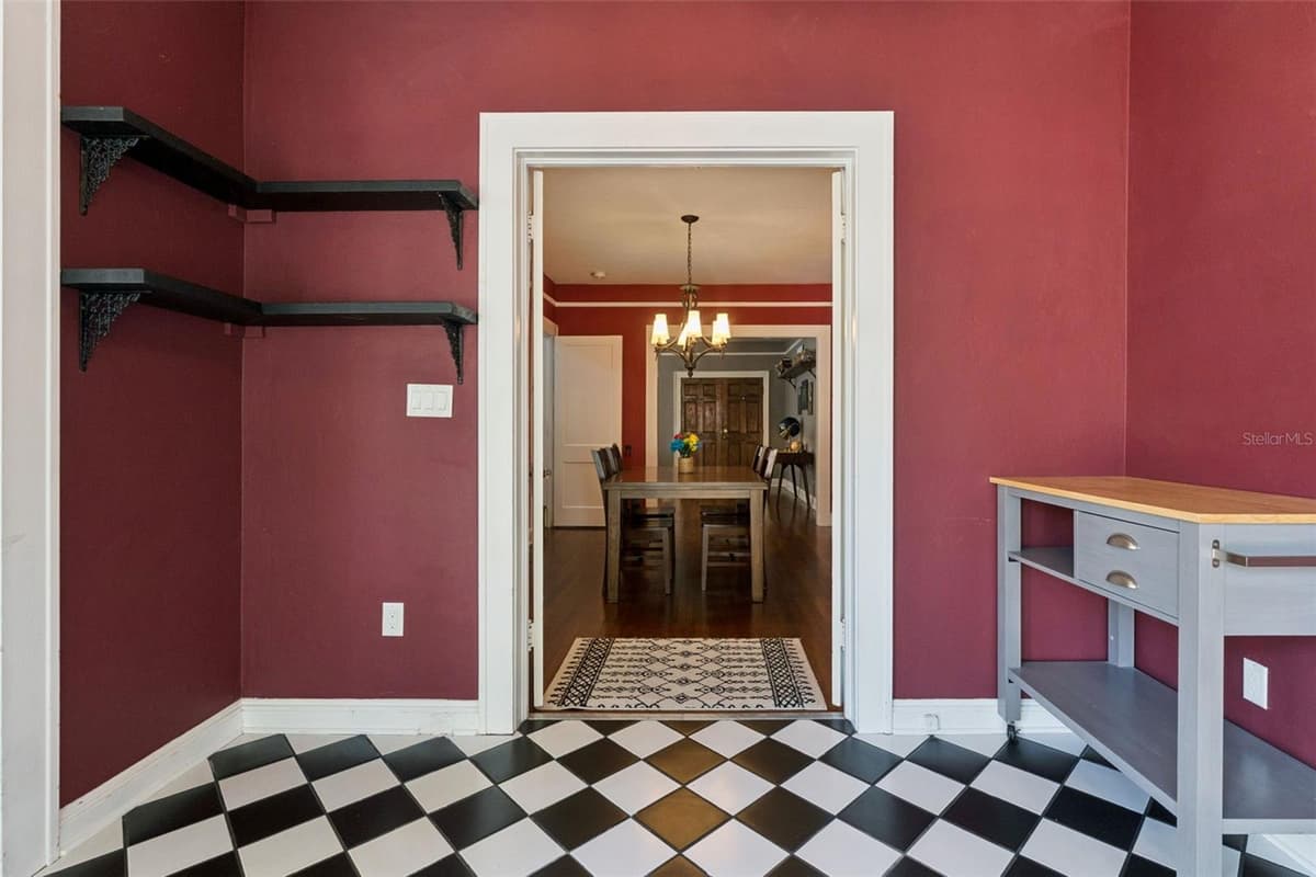 12 THORNTON AVENUE — photo 14 of 53