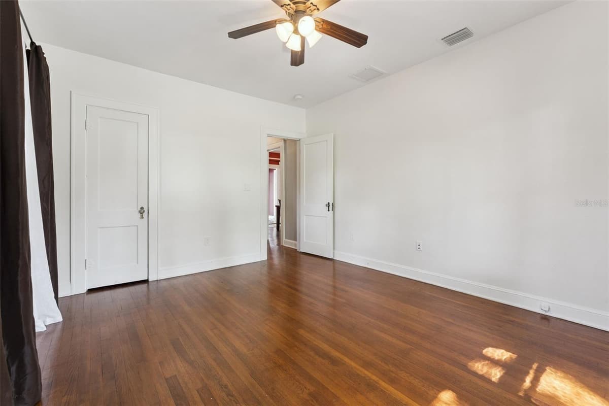 12 THORNTON AVENUE — photo 26 of 53