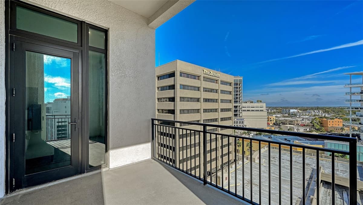 33 PALM AVENUE — photo 11 of 42