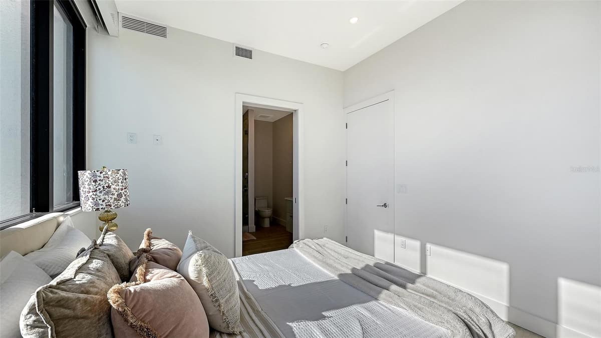33 PALM AVENUE — photo 20 of 42
