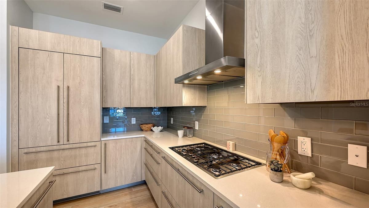 33 PALM AVENUE — photo 15 of 42