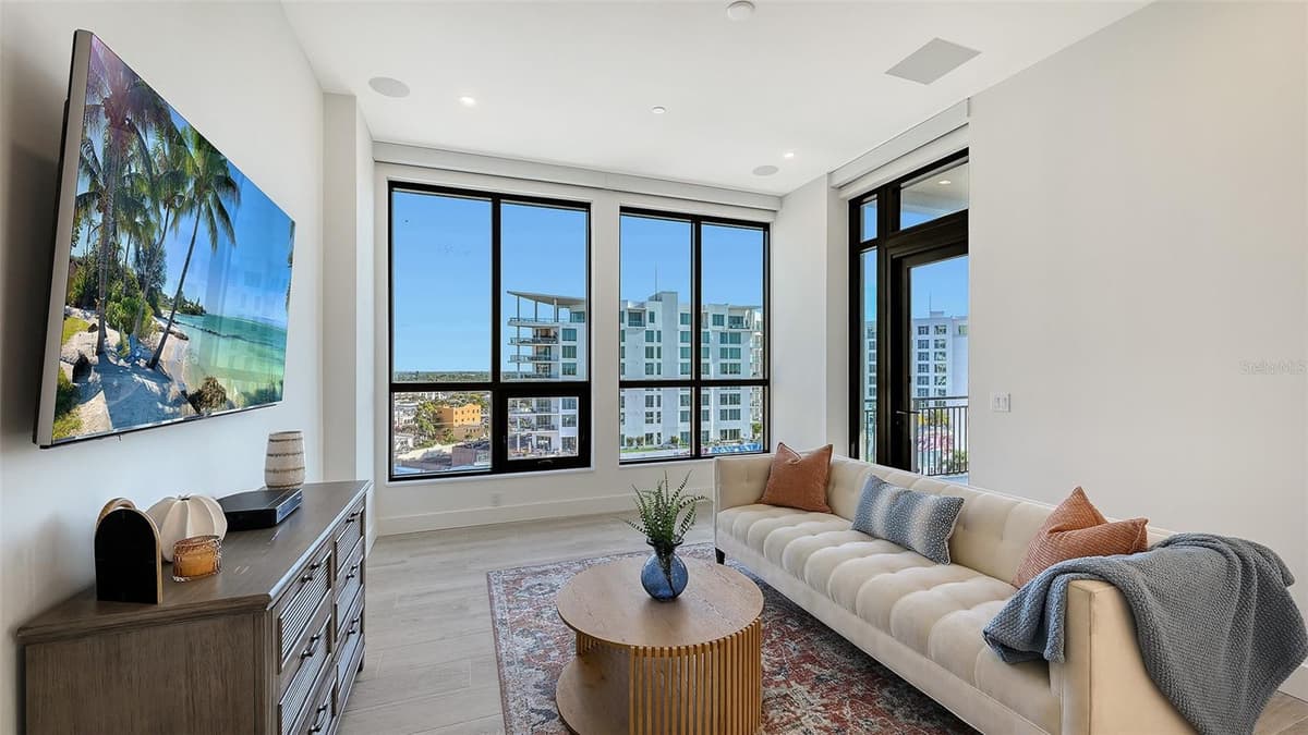 33 PALM AVENUE — photo 8 of 42