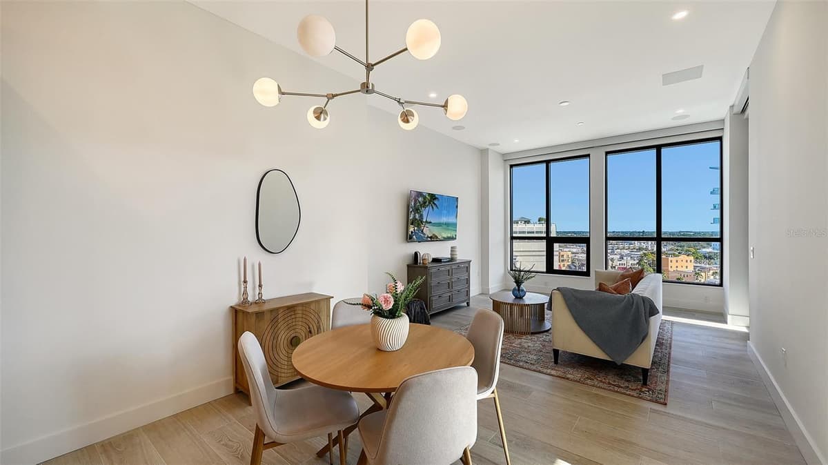 33 PALM AVENUE — photo 4 of 42
