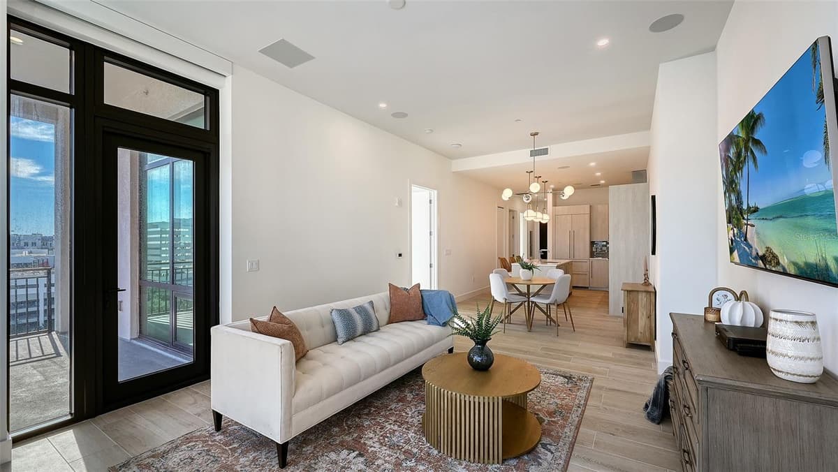 33 PALM AVENUE — photo 9 of 42